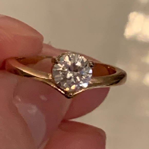 Rose Gold Round Diamond Ring - Picture 3 of 5